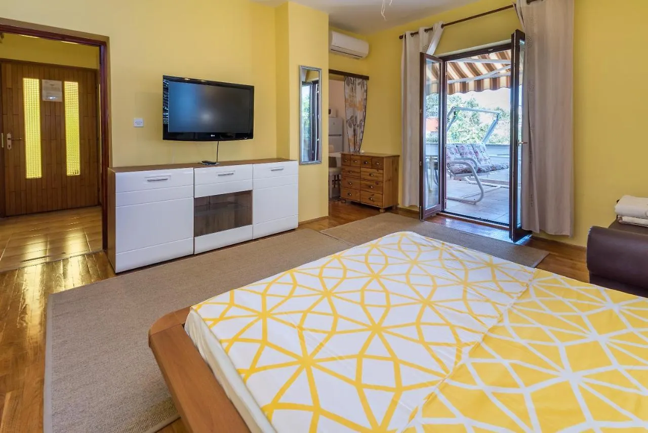 Belvedere Apartments Krk Town Croazia